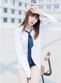 祖木子 - 裸脚白衬衫 · 足控福利(1)